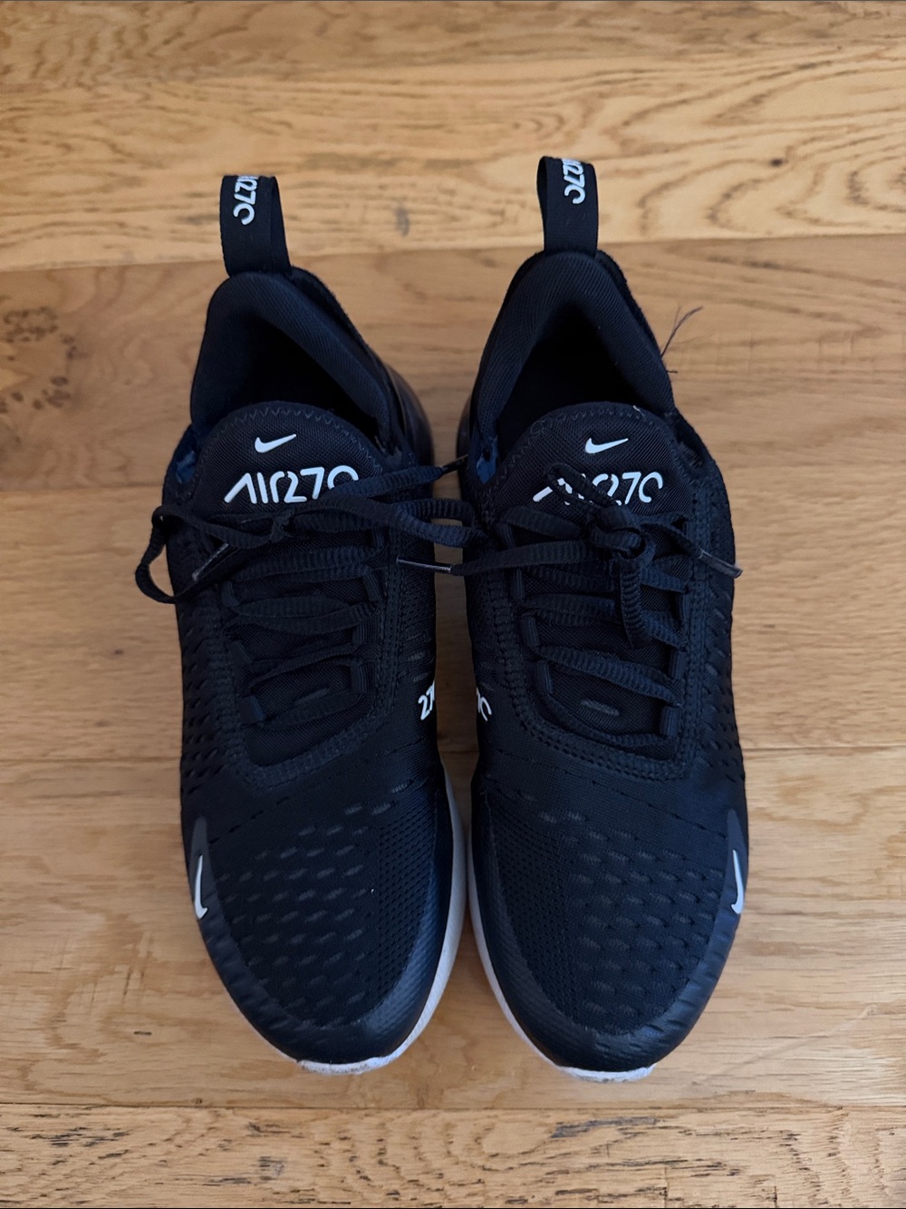 Nike Air Max 270 Black and White Runner Sneakers 7.5